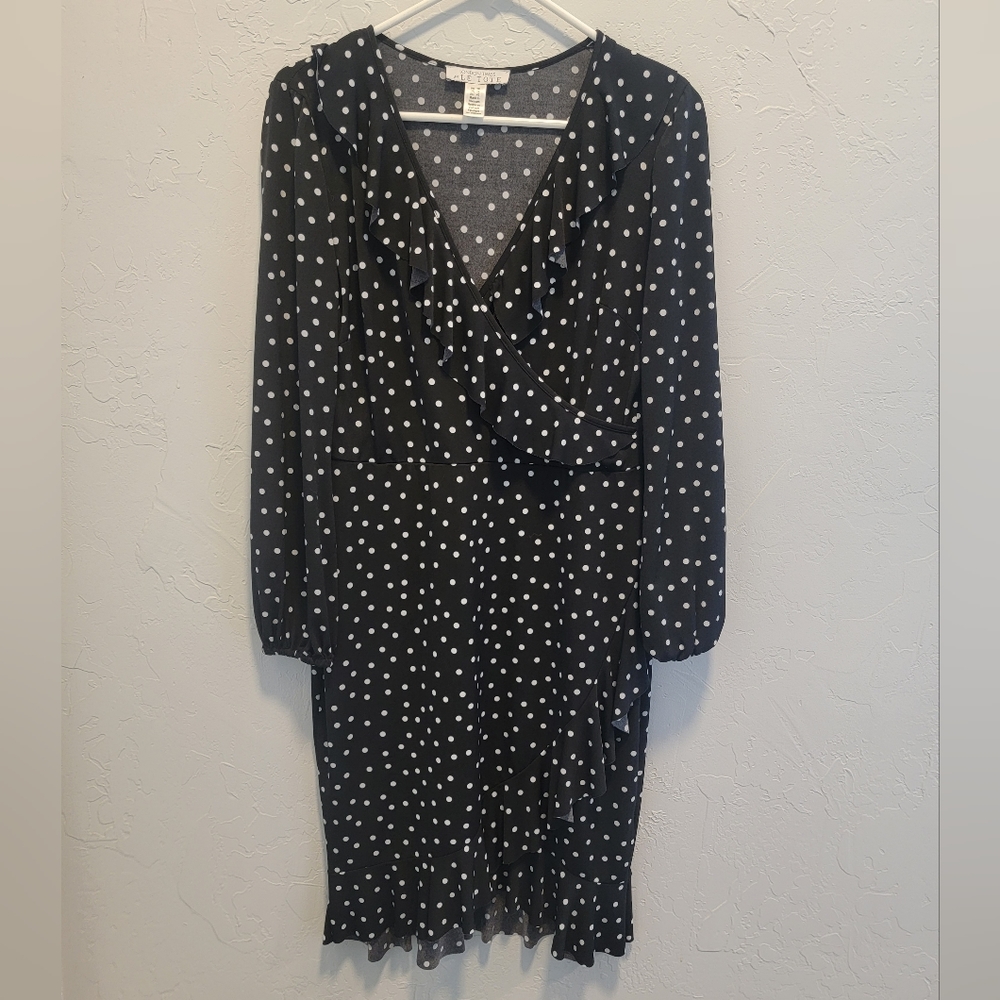 Polka dot ruffle hem dress - Picture 4 of 10